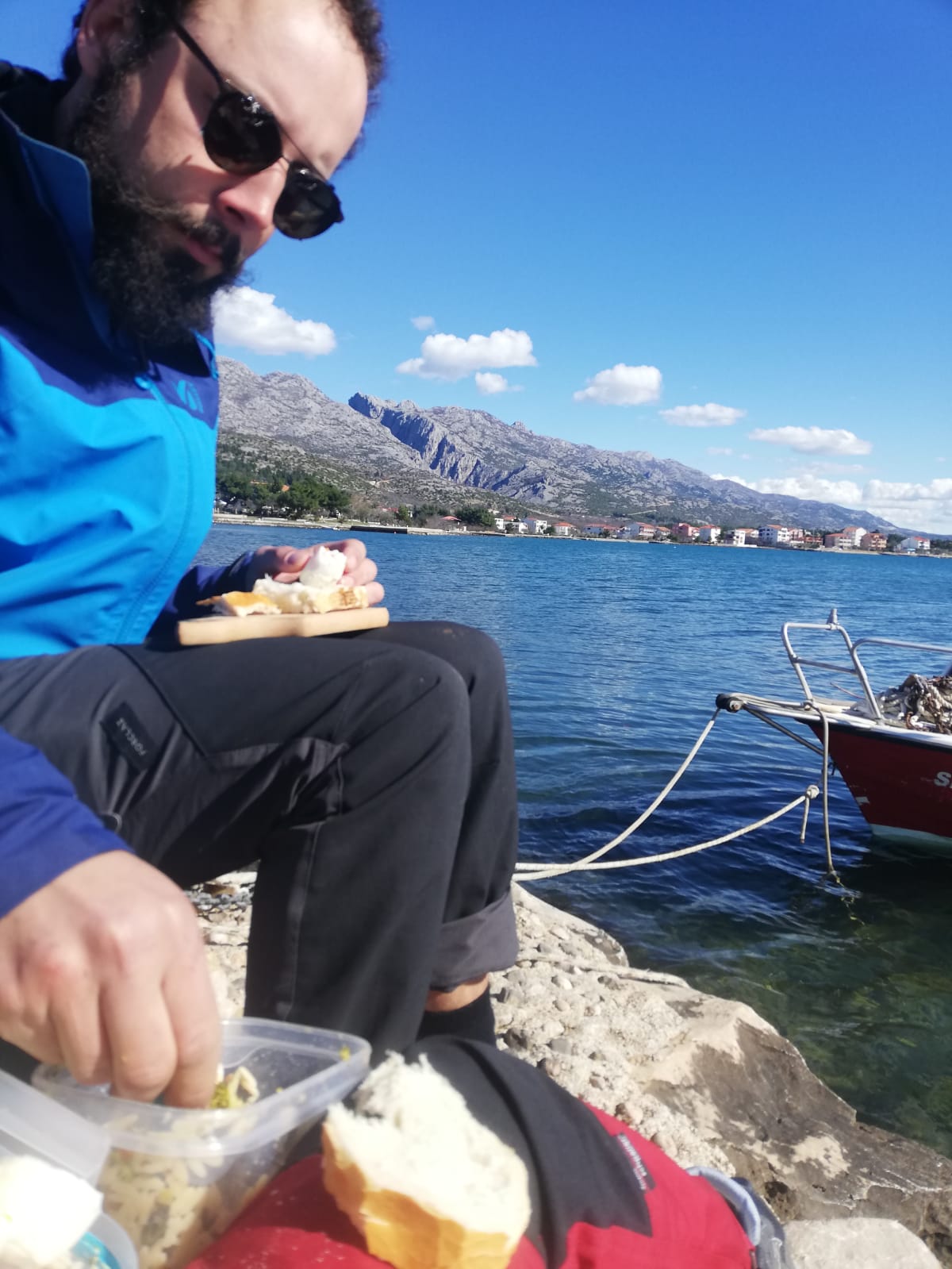 Déjeuner au bord de la mer